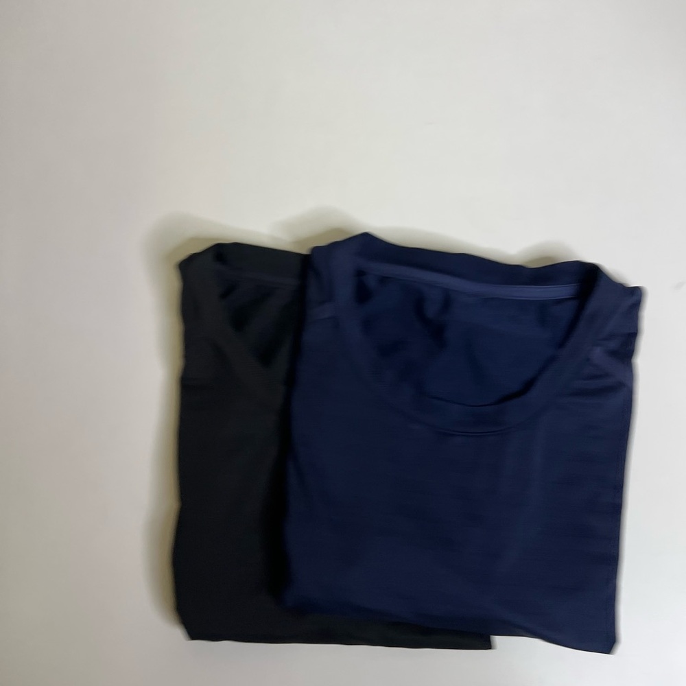 Pair of Men’s Rhone Reign Performance T-Shirt Black and Navy Blue - Size XL - Picture 15 of 15